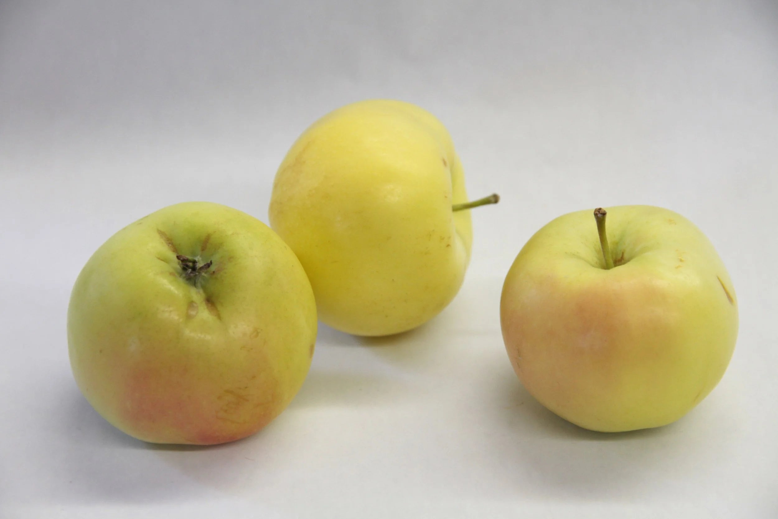 Fruit-Pristine Apples